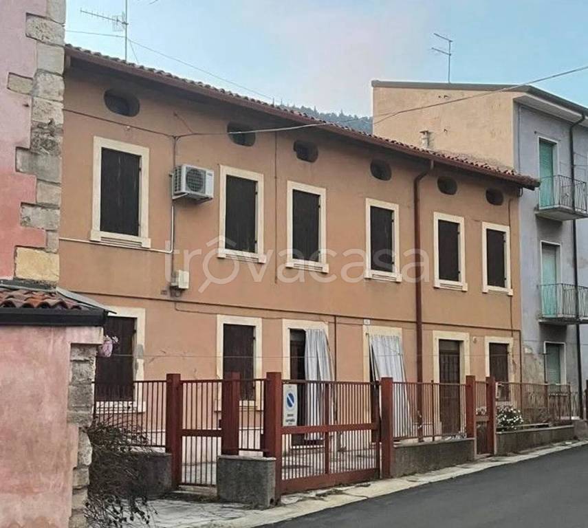 casa indipendente in vendita a Verona in zona Avesa