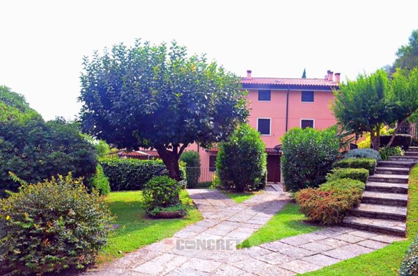 casa indipendente in vendita a Verona in zona Avesa