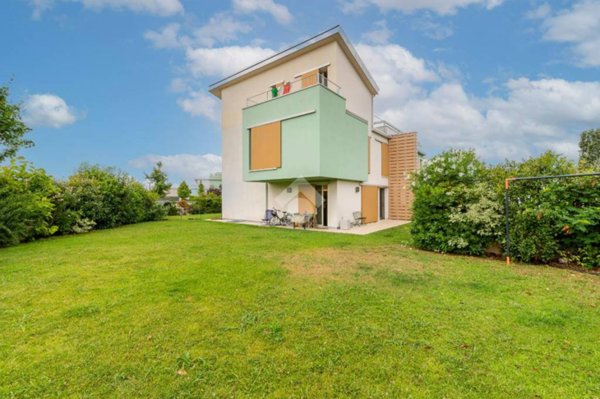 casa indipendente in vendita a Verona in zona San Pancrazio