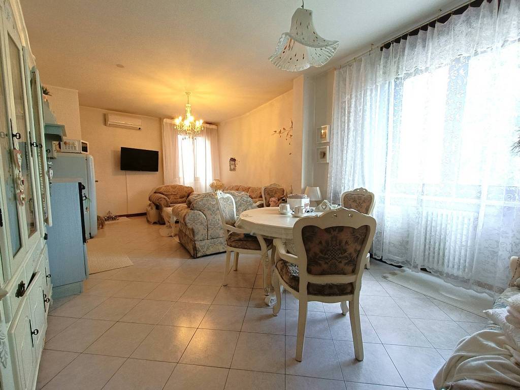 appartamento in vendita a Verona in zona Borgo Roma