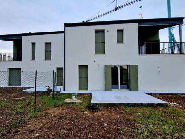 casa indipendente in vendita a Verona in zona Borgo Roma