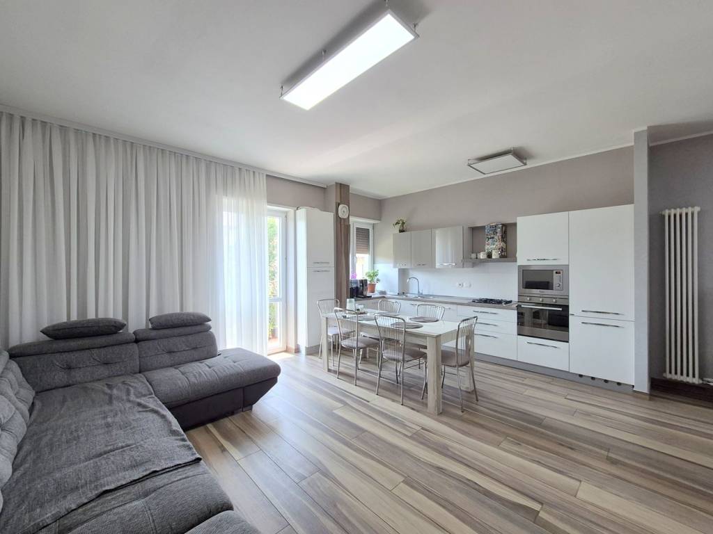 appartamento in vendita a Verona in zona Santa Lucia