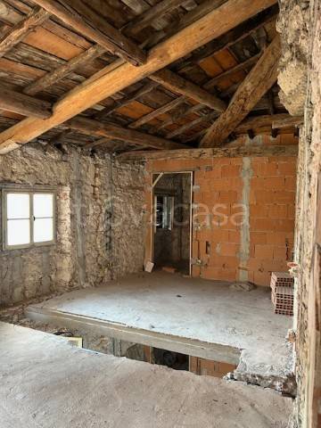 appartamento in vendita a Verona in zona Parona di Valpolicella