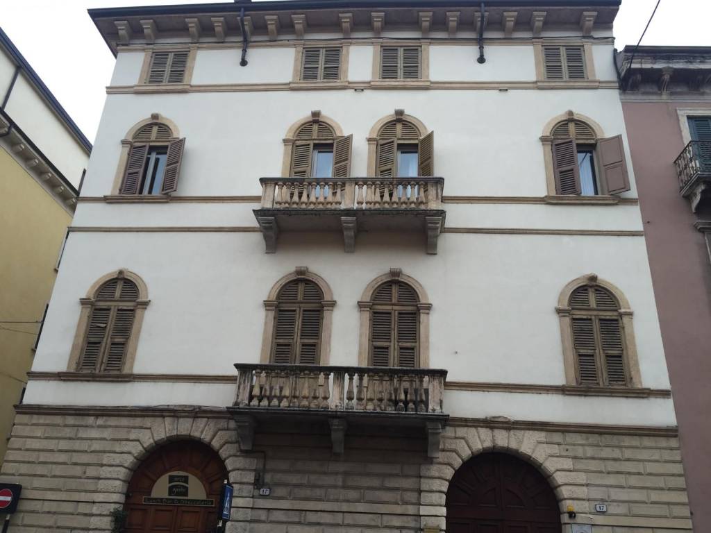 appartamento in vendita a Verona in zona Centro Storico