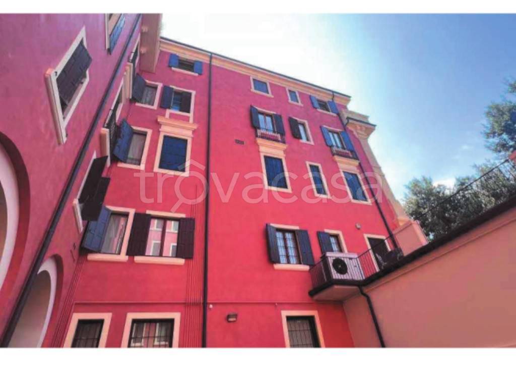 appartamento in vendita a Verona in zona Cittadella
