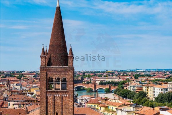 appartamento in vendita a Verona in zona Centro Storico