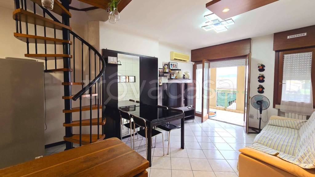 appartamento in vendita a Verona in zona Cadidavid