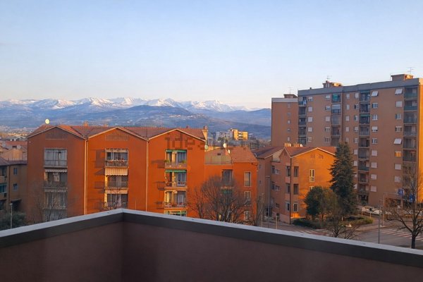 appartamento in vendita a Verona in zona Musicisti / Santa Croce