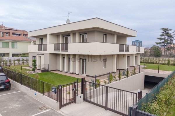 casa indipendente in vendita a Verona in zona San Massimo all'Adige