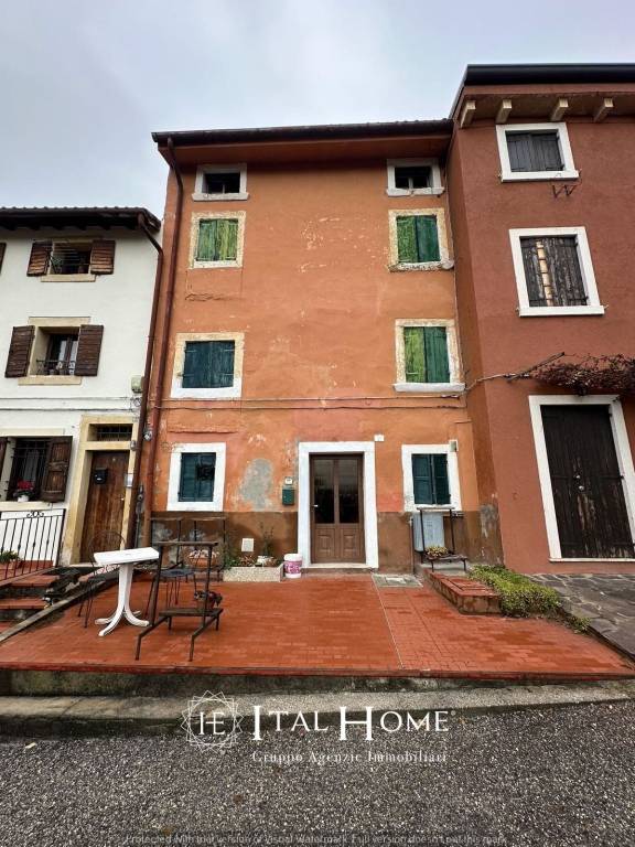 casa indipendente in vendita a Verona