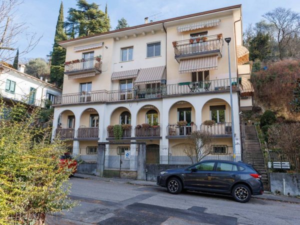 appartamento in vendita a Verona in zona Valdonega