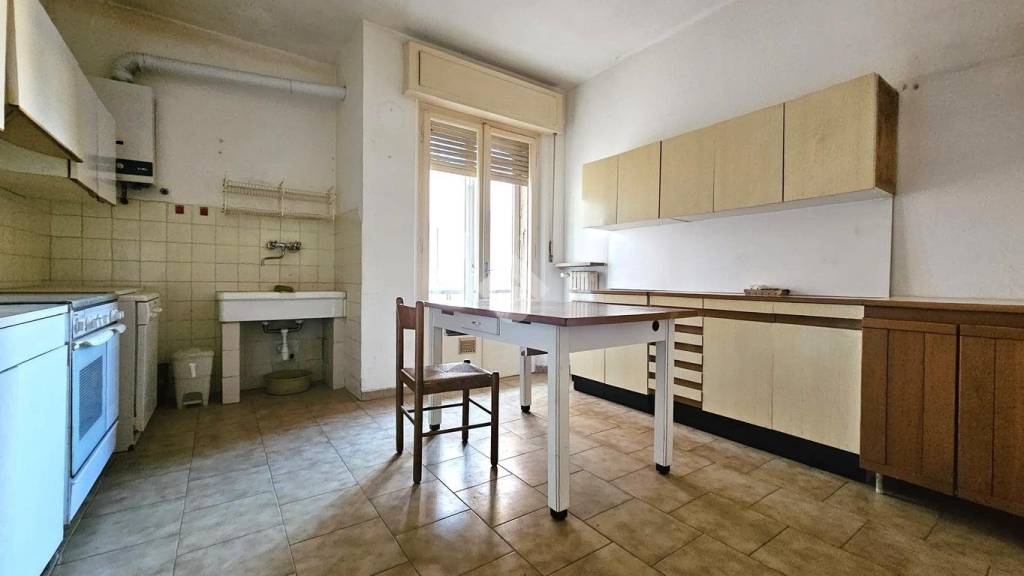 appartamento in vendita a Verona in zona Borgo Roma