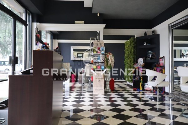 negozio in vendita a Verona