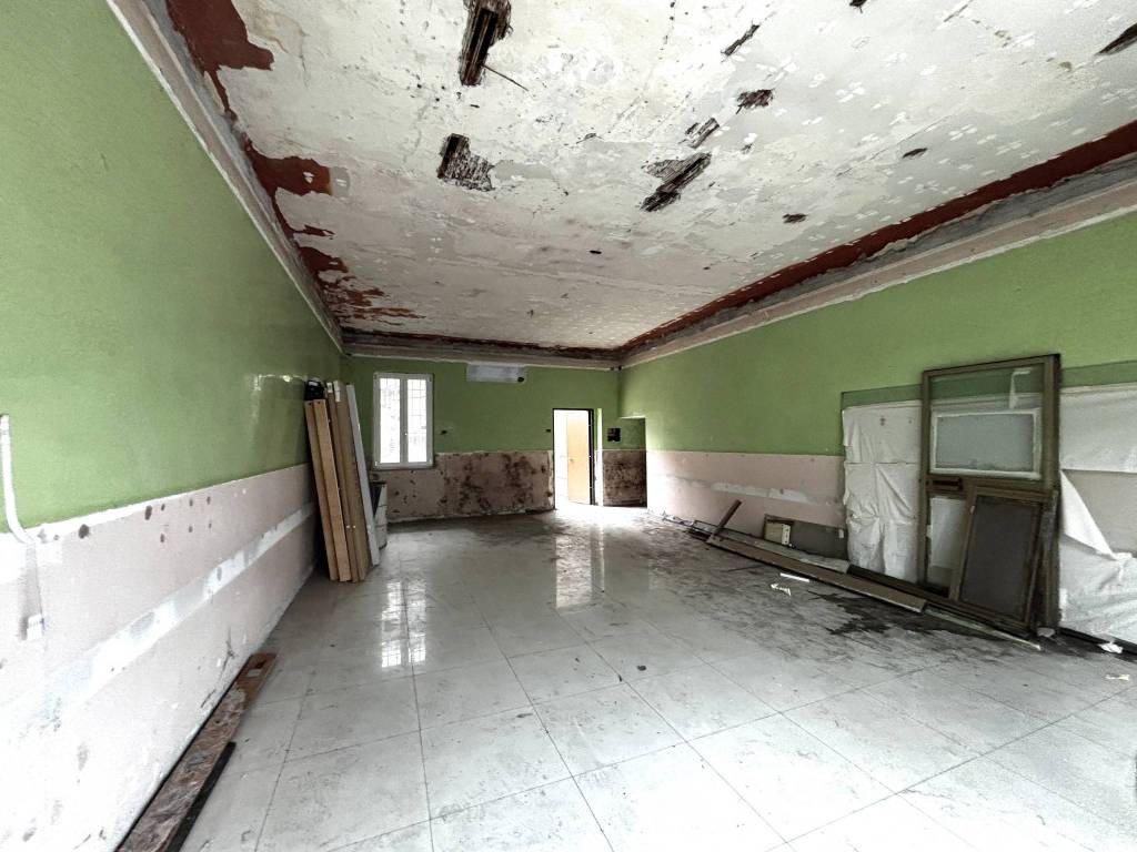 negozio in vendita a Verona in zona Borgo Roma