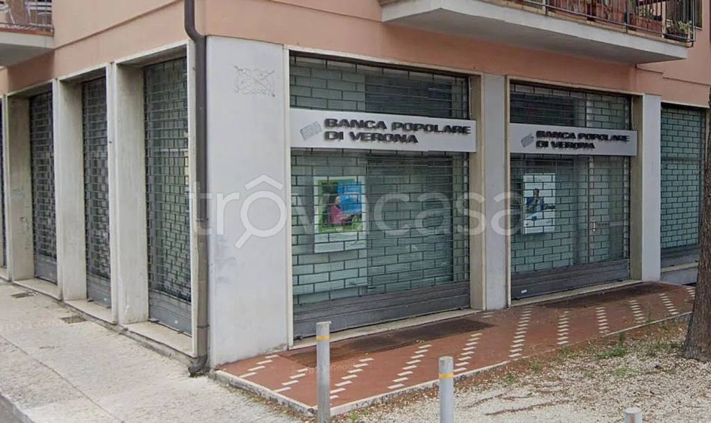 negozio in vendita a Verona in zona San Michele Extra