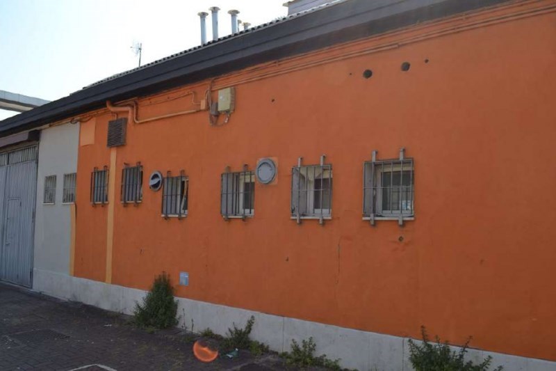 locale commerciale in vendita a Verona