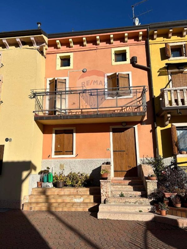 casa indipendente in vendita a Verona in zona Mizzole