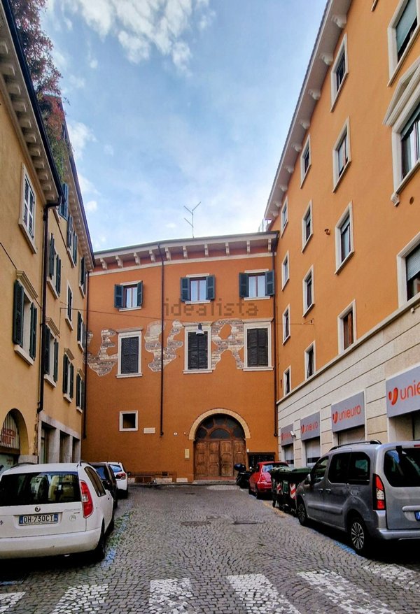 appartamento in vendita a Verona in zona Centro Storico