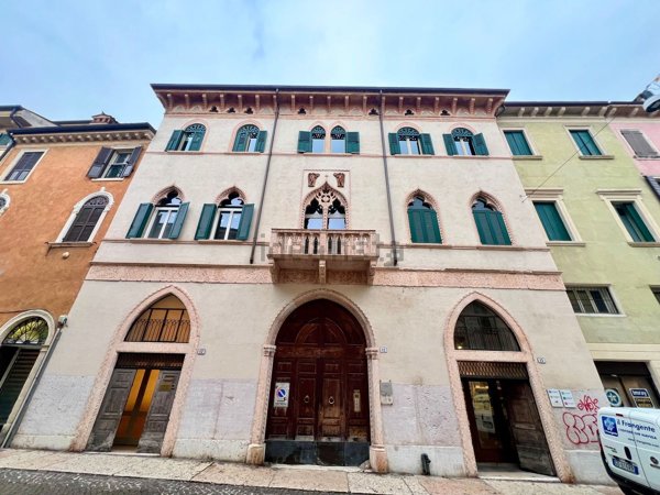 appartamento in vendita a Verona in zona Veronetta
