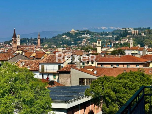 appartamento in vendita a Verona in zona Veronetta