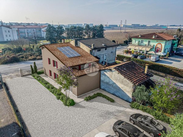 casa semindipendente in vendita a Verona in zona Chievo