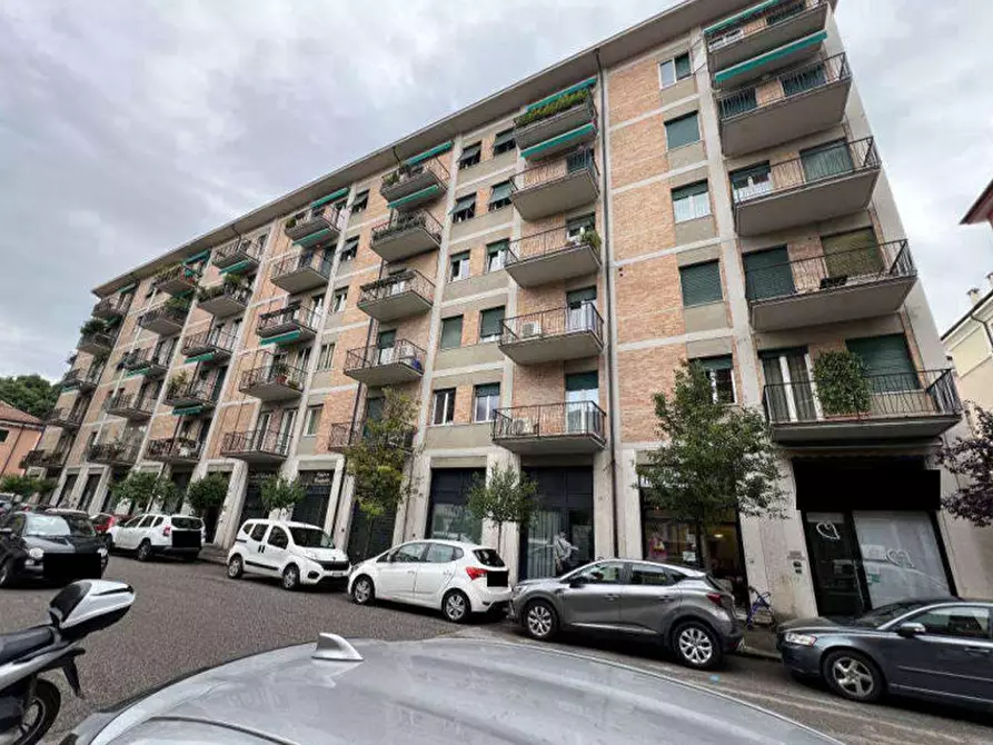 negozio in vendita a Verona