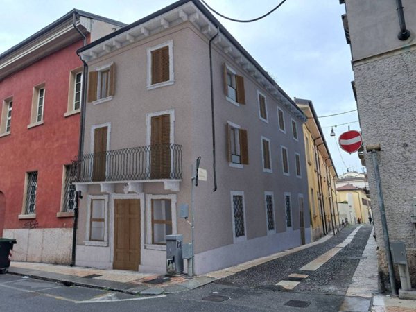 casa indipendente in vendita a Verona in zona Cittadella
