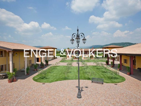 casa indipendente in vendita a Verona