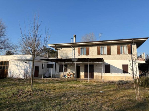 casa indipendente in vendita a Verona in zona Cadidavid