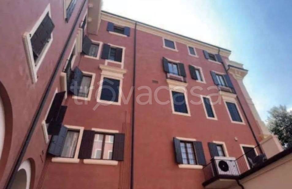 appartamento in vendita a Verona in zona Cittadella