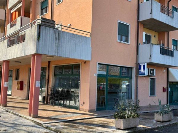 negozio in vendita a Verona in zona Borgo Milano