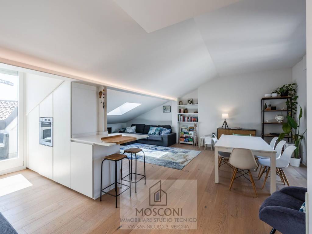 appartamento in vendita a Verona in zona Centro Storico