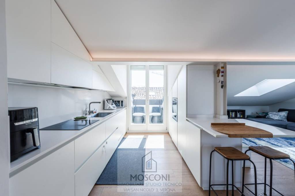 appartamento in vendita a Verona in zona Centro Storico