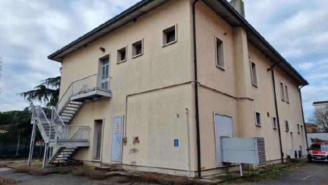 locale commerciale in vendita a Verona in zona San Massimo all'Adige