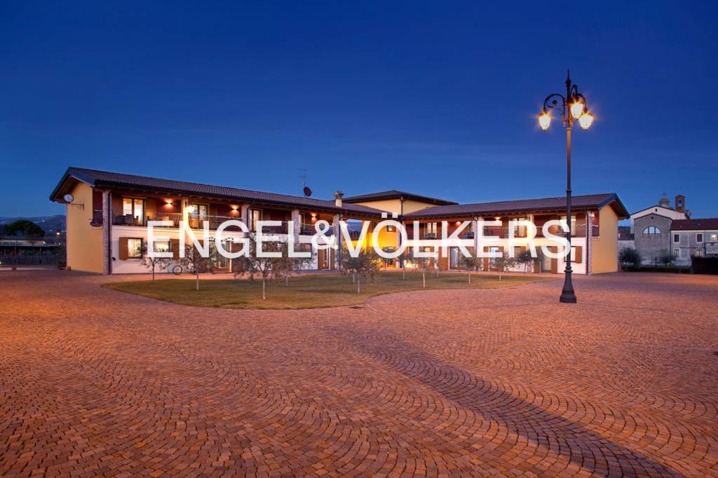 casa indipendente in vendita a Verona in zona Centro Storico