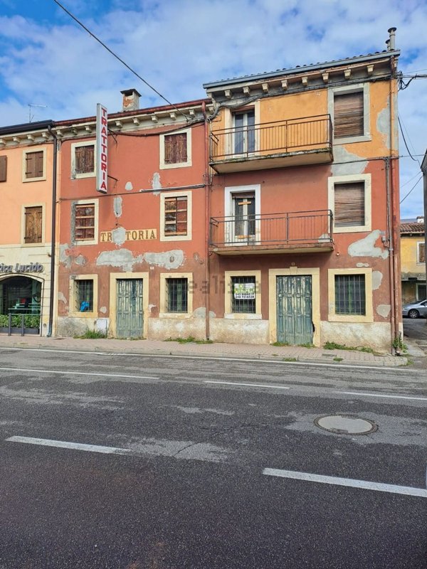 casa indipendente in vendita a Verona in zona San Massimo all'Adige
