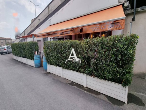 negozio in vendita a Verona in zona Golosine