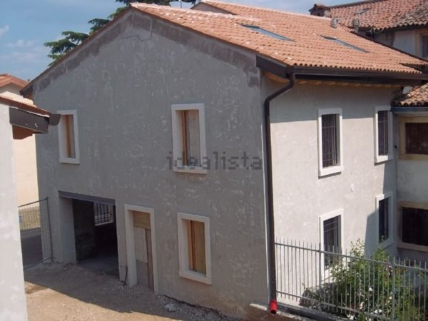 casale in vendita a Verona in zona Ponte Florio