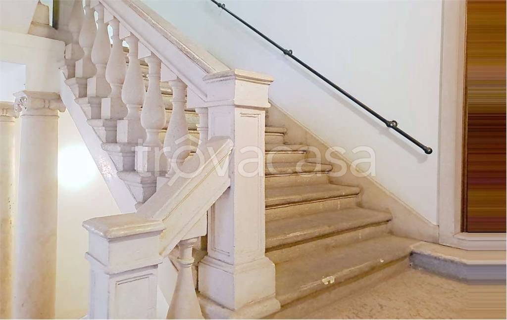 appartamento in vendita a Verona in zona Centro Storico