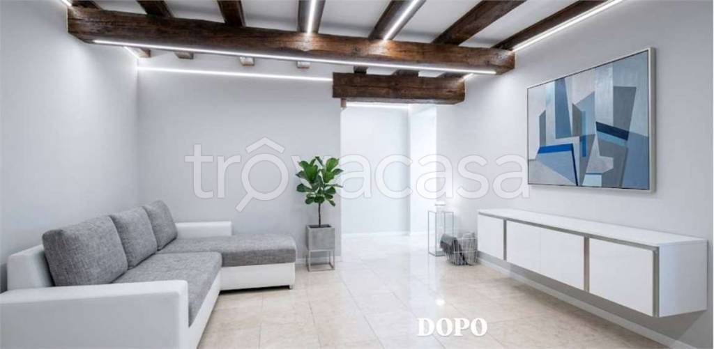 appartamento in vendita a Verona in zona Centro Storico