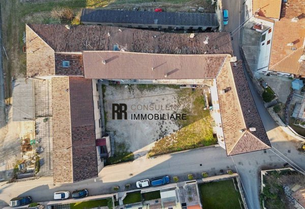 villa in vendita a Verona in zona Parona di Valpolicella