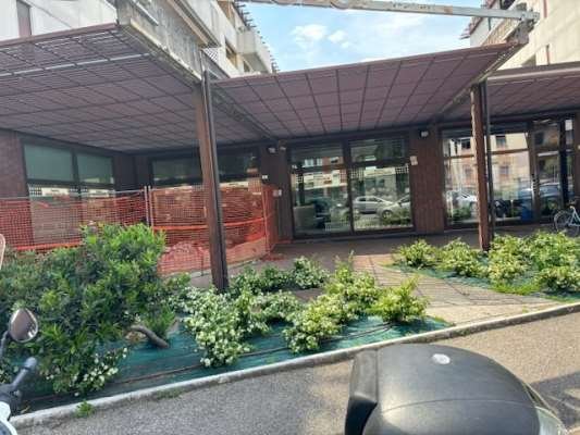 locale commerciale in vendita a Verona in zona Borgo Milano