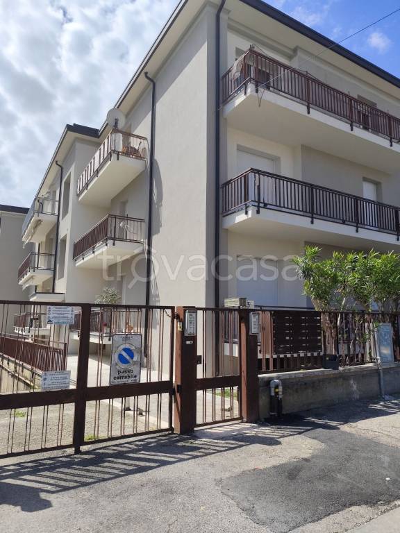 appartamento in vendita a Verona in zona Cadidavid