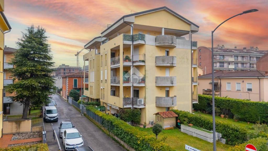 appartamento in vendita a Verona in zona Borgo Roma