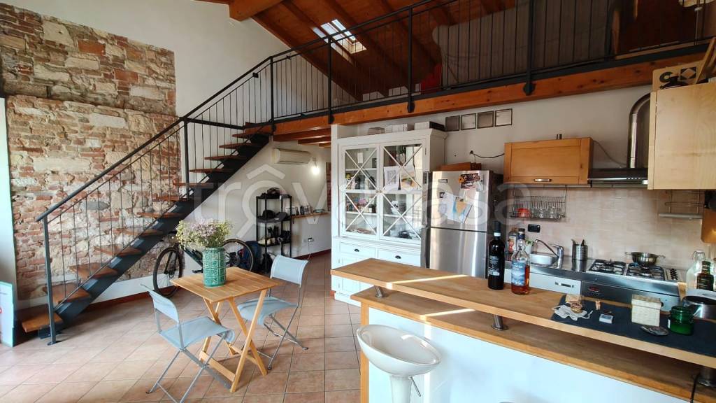 appartamento in vendita a Verona in zona Veronetta