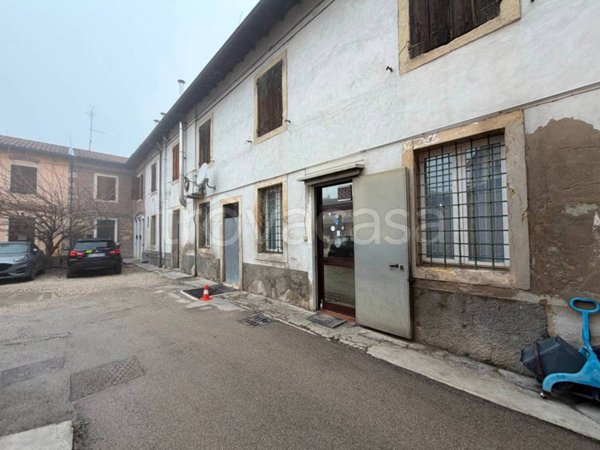 appartamento in vendita a Verona in zona Borgo Roma
