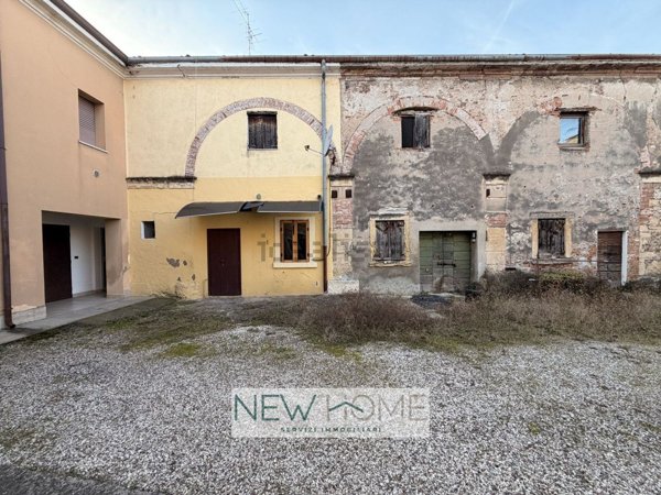 casa semindipendente in vendita a Verona in zona Borgo Roma