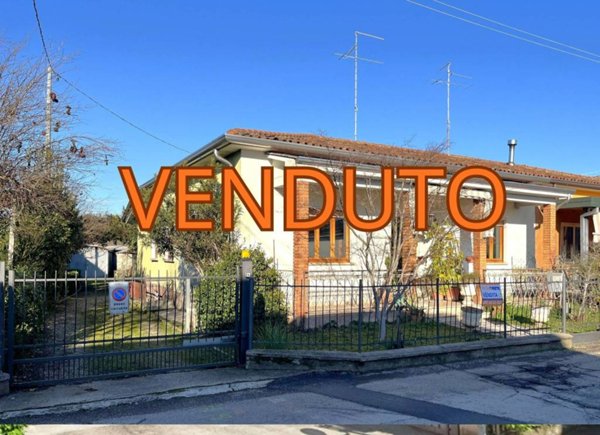 casa indipendente in vendita a Verona in zona Cadidavid