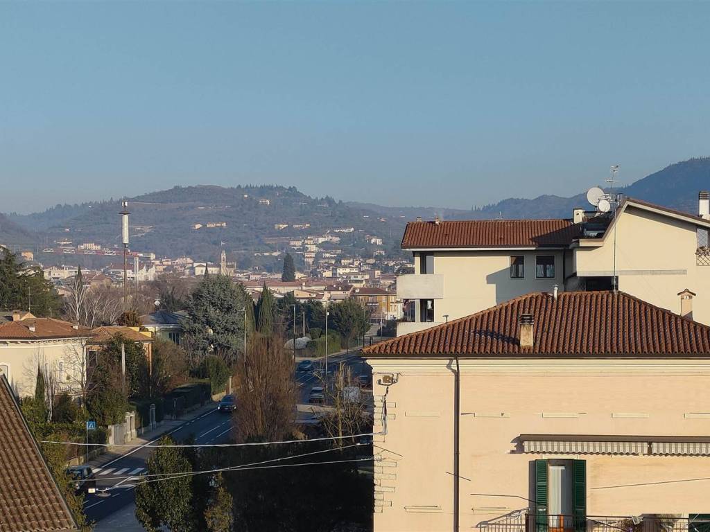 appartamento in vendita a Verona in zona Porto Crencano