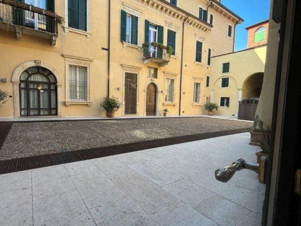 appartamento in vendita a Verona in zona Veronetta